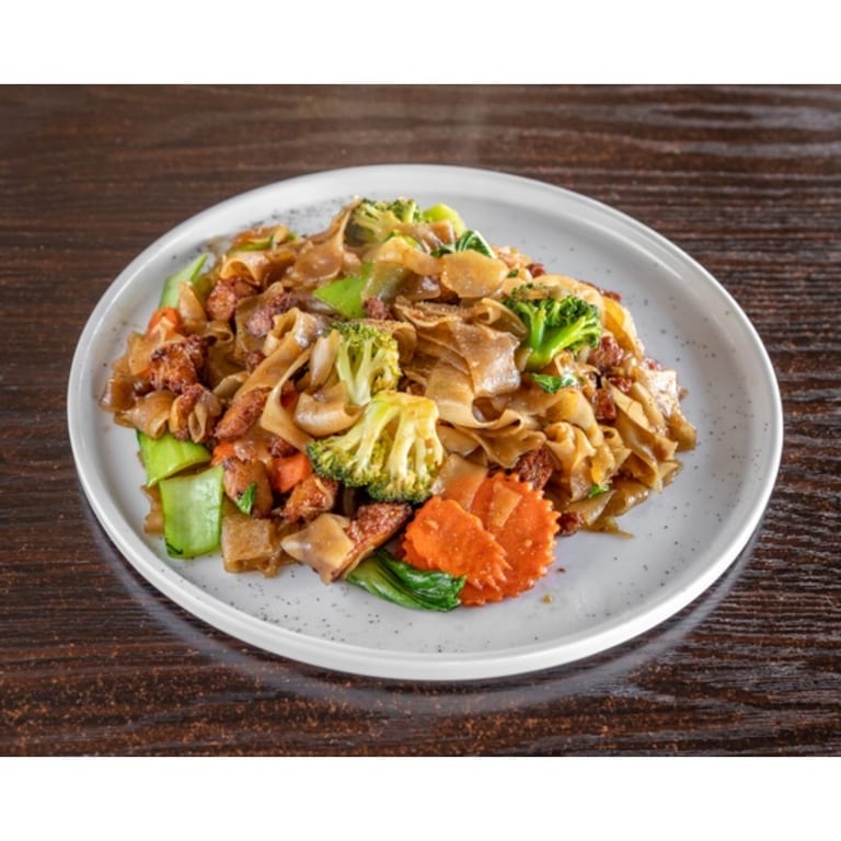 Delicious Khao Soi and Thai Favorites